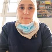 Mathematiklehrerin, ich bin Zahnärztin von Beruf aber ich interessiere mich an Mathe zu unterrichten